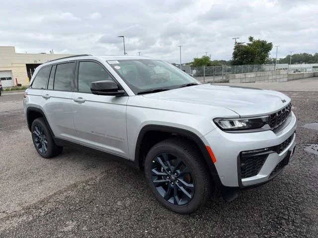 New 2026 Silver Jeep  image 1