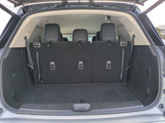 Used 2023 Gray Nissan SL image 13