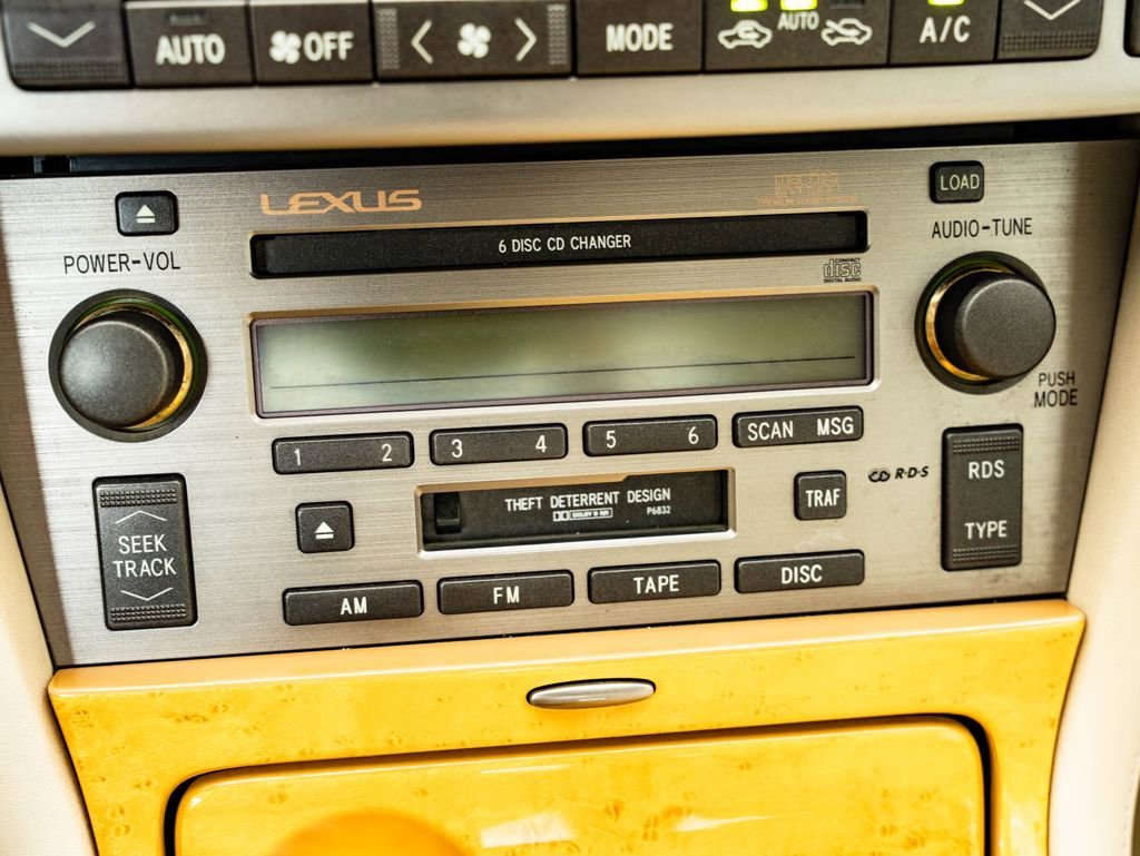 Used 2004 Green Lexus 430 image 37