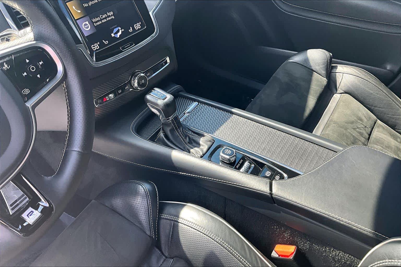 Used 2019 Osmium Grey Metallic Volvo R-Design image 17