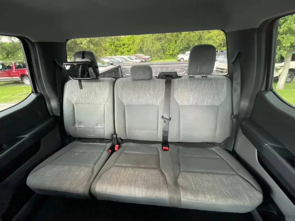 Used 2023 Gray Metallic Ford XLT image 9