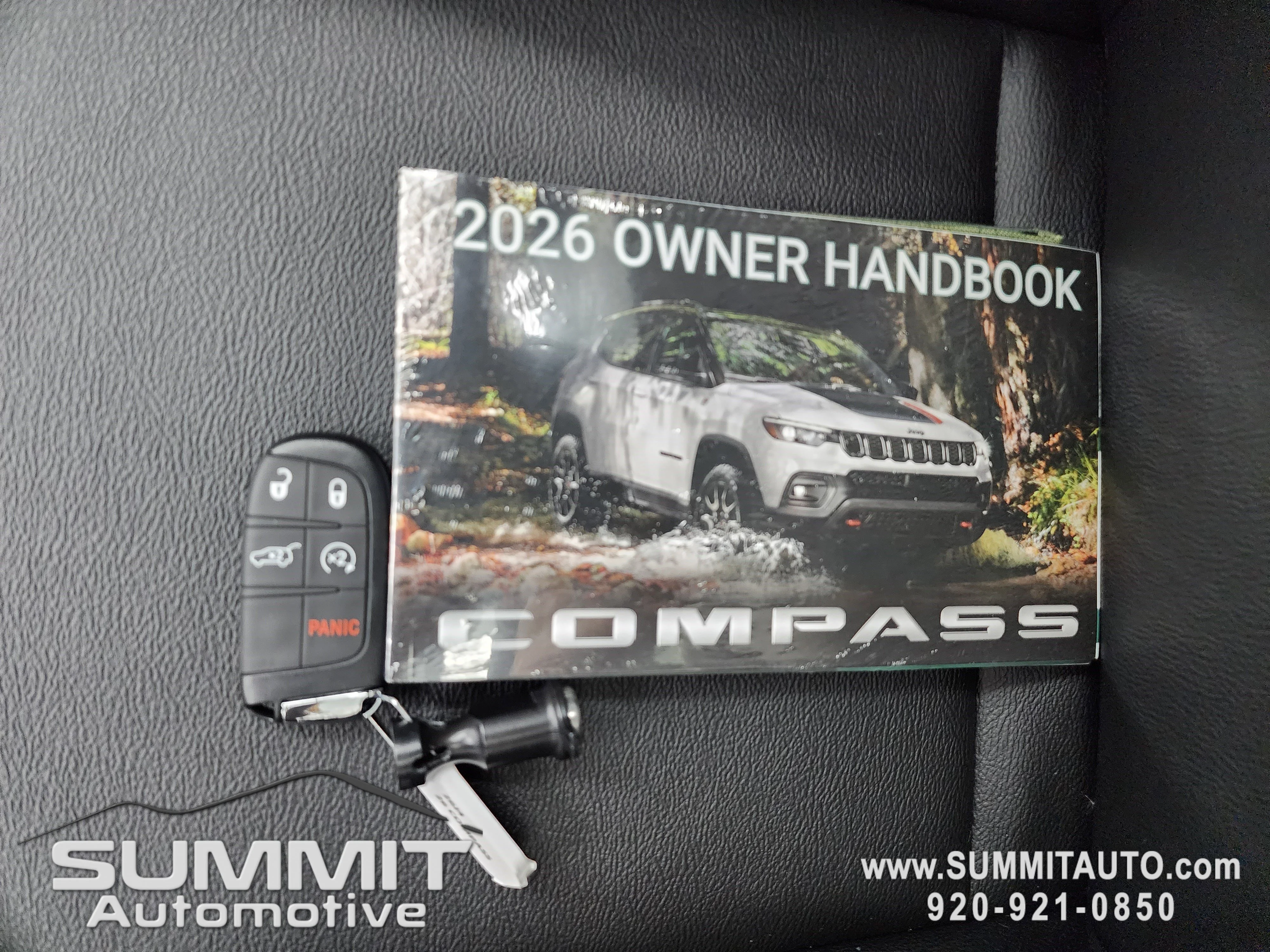 New 2026 Silver Zynith Metallic Clear-Coat Exterior Paint Jeep Limited image 59