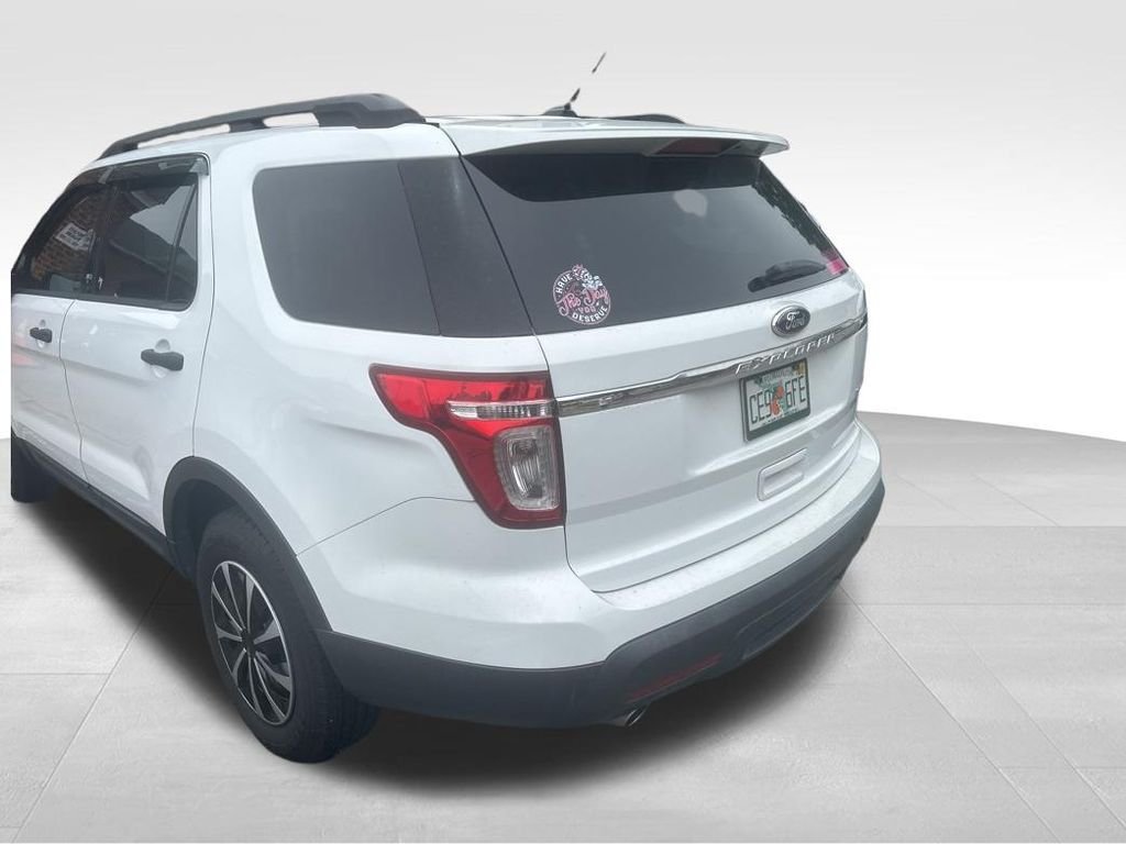 Used 2013 White Ford Base image 13