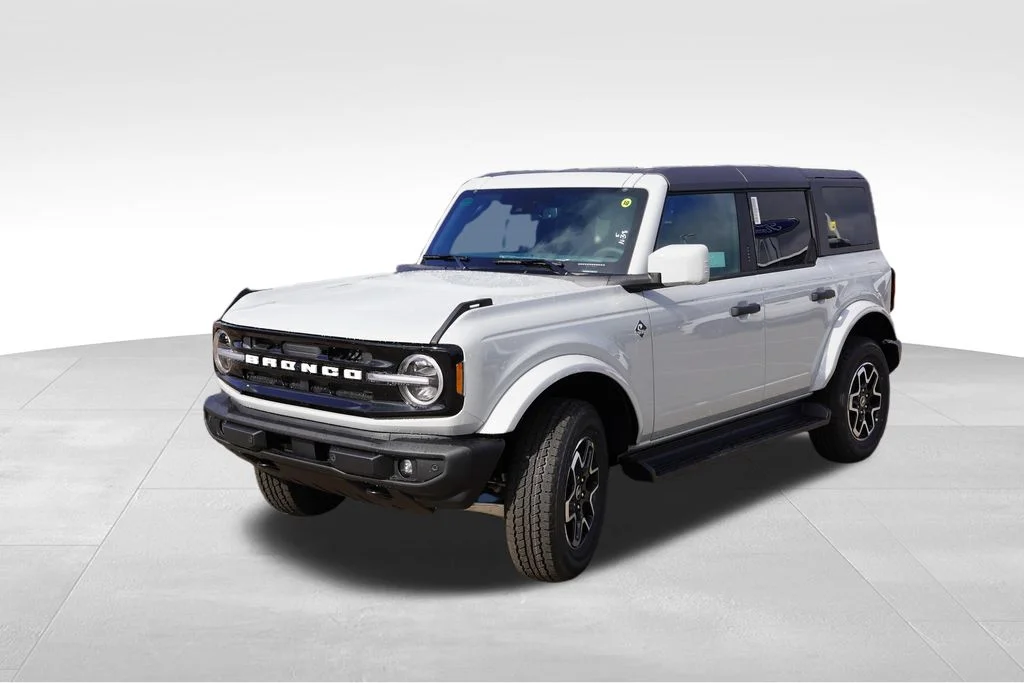 New 2026 White Ford Outer Banks image 7