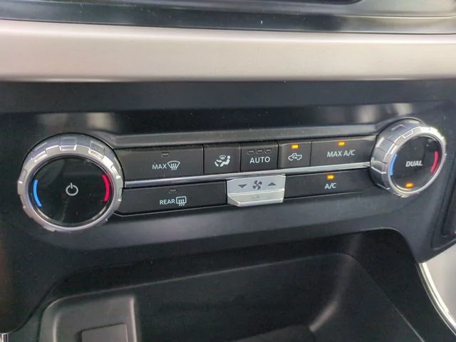 Certified Used 2023 Avalanche Ford XLT image 23