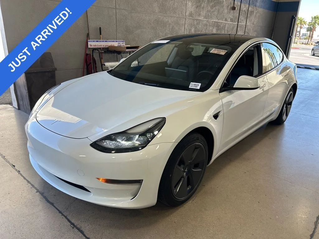 2023 Tesla Model 3 -'s photo