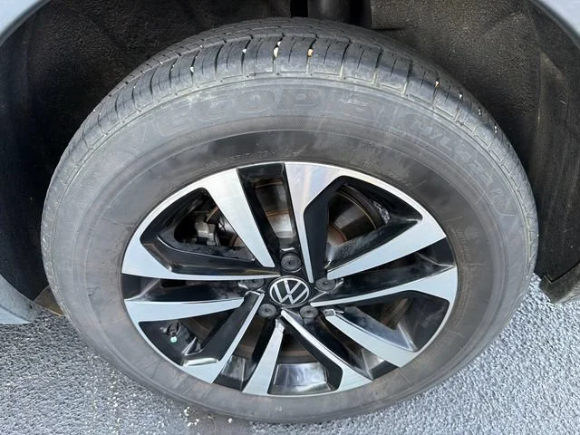 Used 2022 Silver Volkswagen 2.0T S image 19