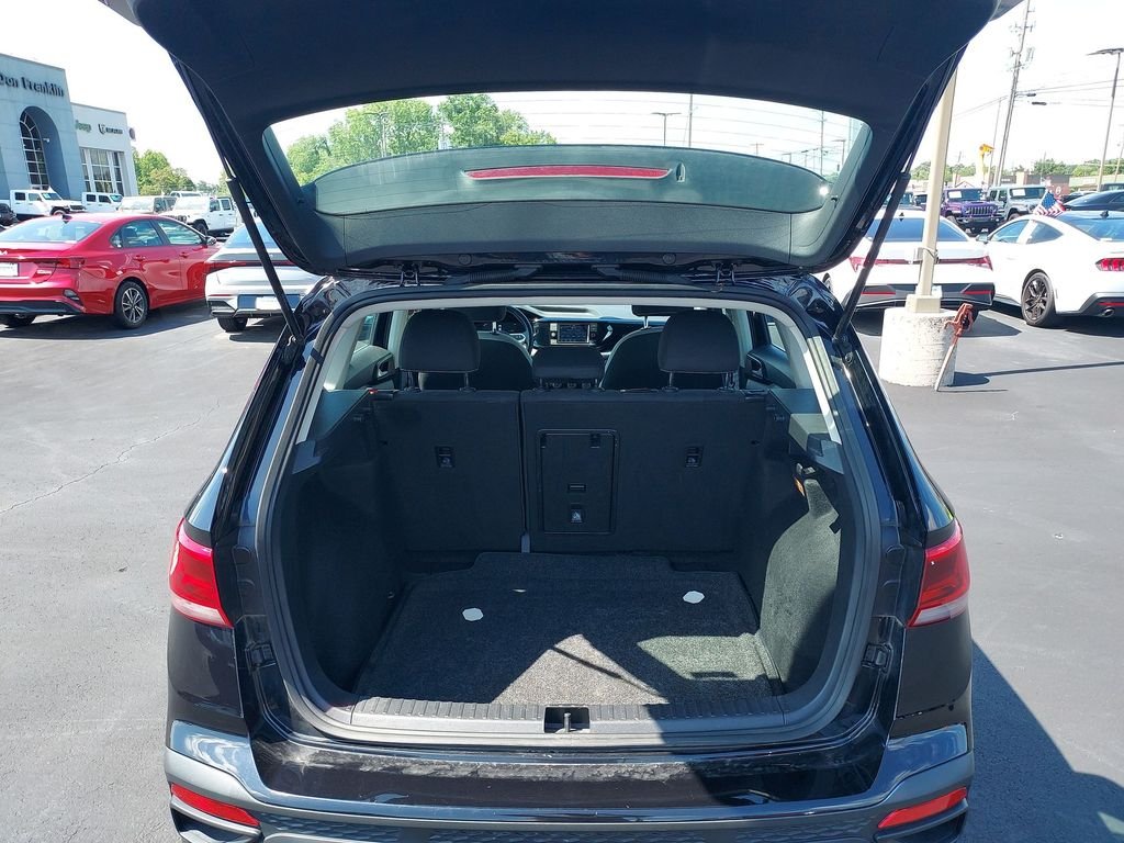 Used 2023 Black Volkswagen 1.5T S image 28