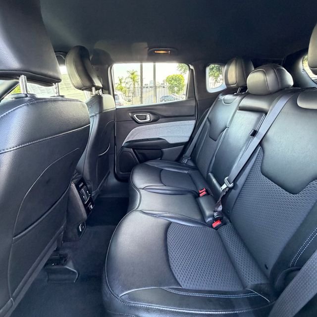 Used 2024 White Jeep Latitude image 31