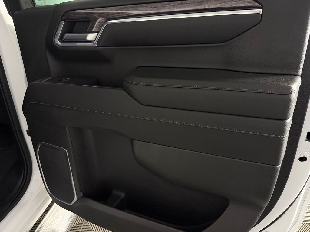 Used 2023 Summit White Chevrolet LTZ image 22