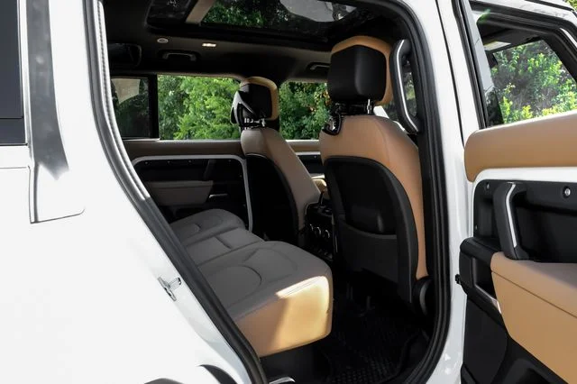 New 2026 Fuji White Land Rover S image 42