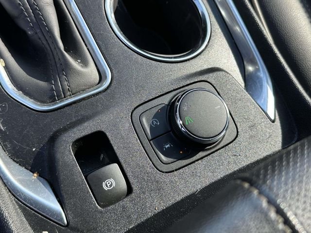 Used 2023 White Chevrolet Premier image 34