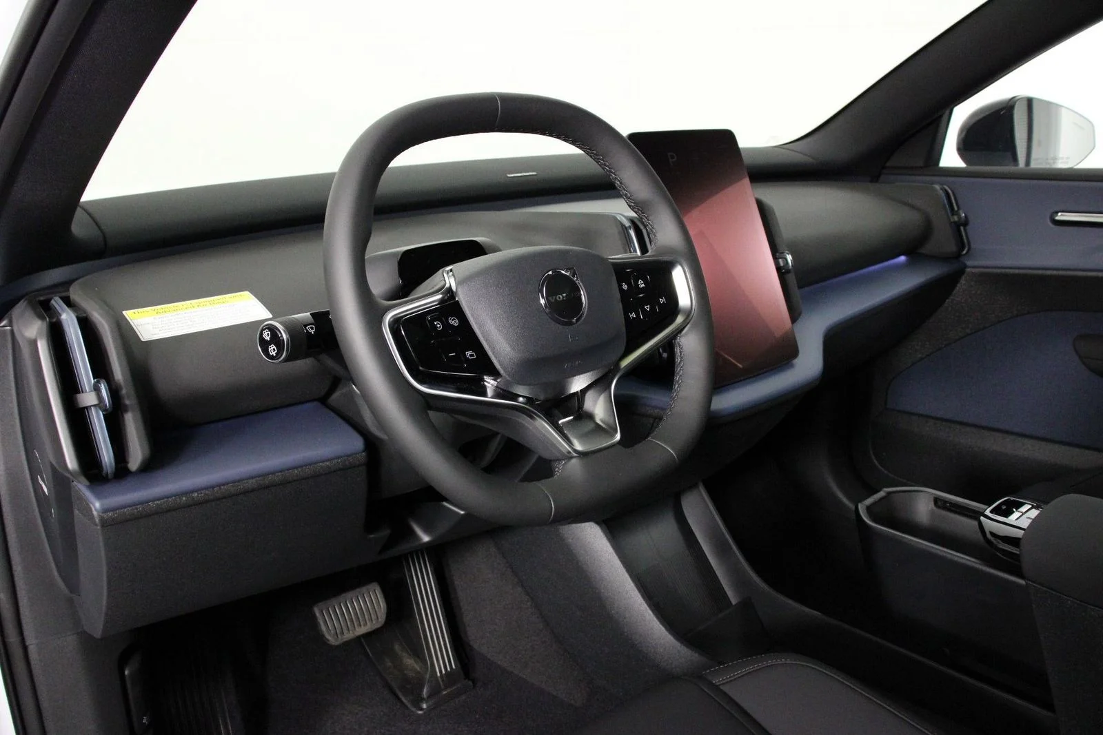 2025 Volvo EX30 Plus - Photo 8