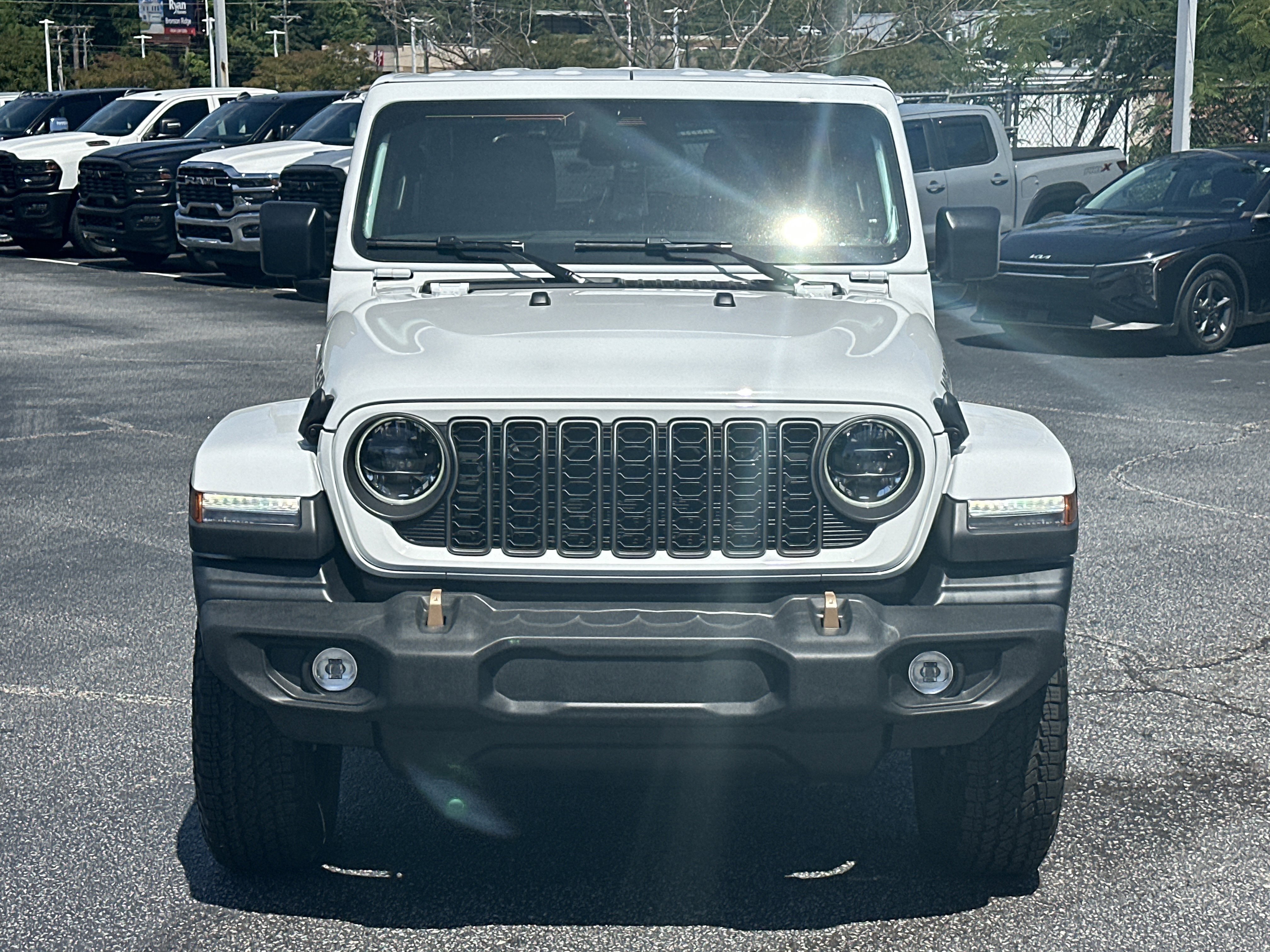 New 2026 Bright White Clear-Coat Exterior Paint Jeep 85th Anniversary image 3