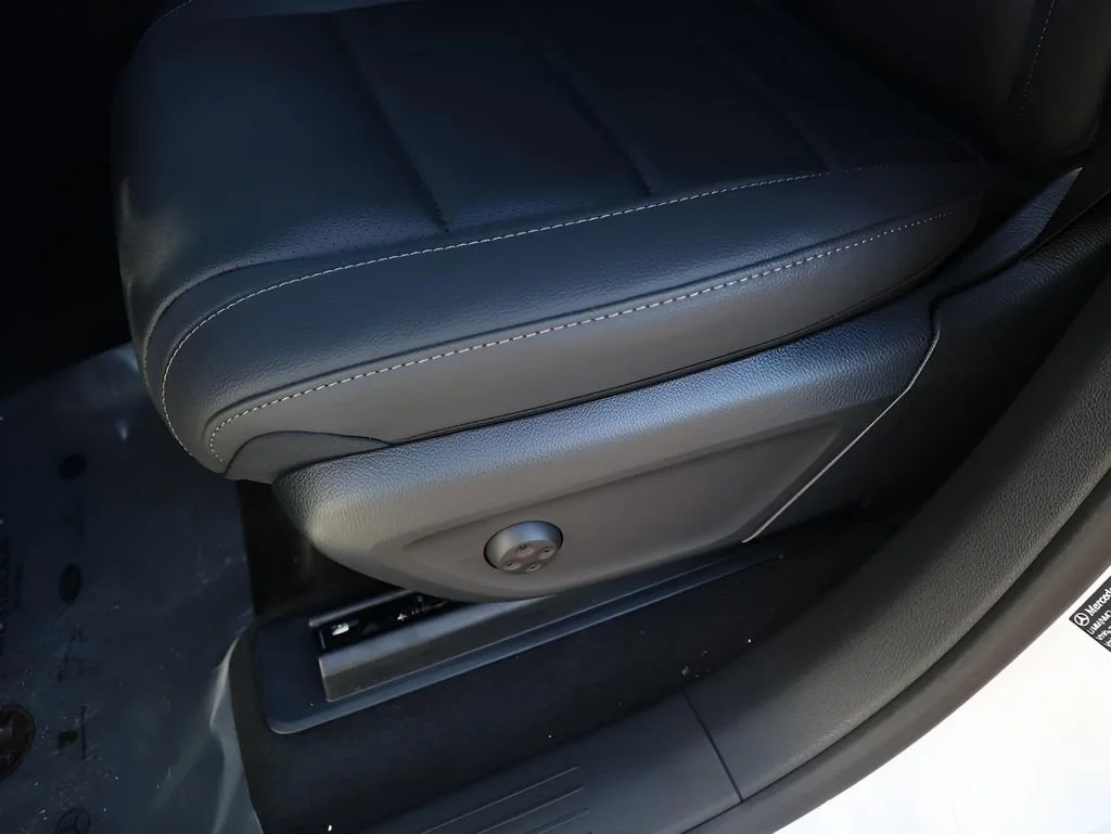 New 2026 MANUFAKTUR Moonlight White Metallic Mercedes-Benz GLE 350 image 77