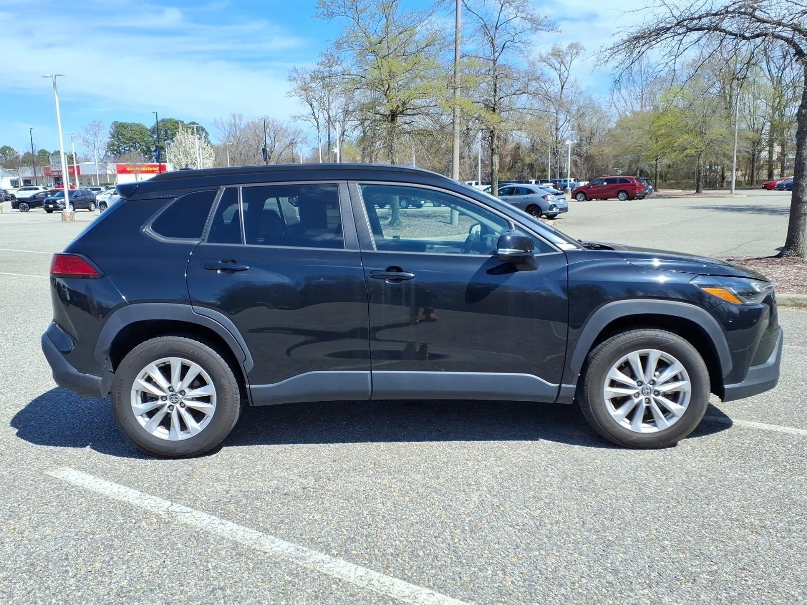 2022 Toyota Corolla Cross LE - Photo 6