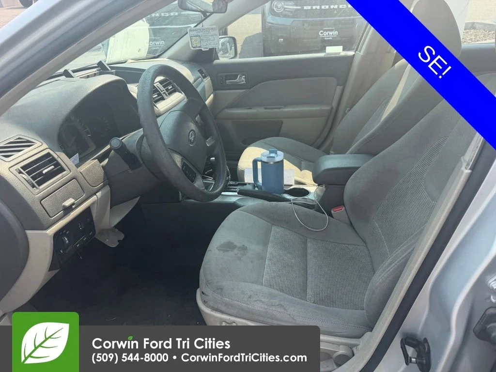 Used 2010 Brilliant Silver Metallic Ford SE image 11