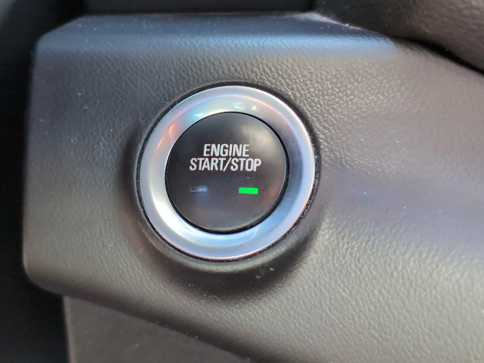 Used 2020 EBONY TWILIGHT METALLIC GMC SLT image 28