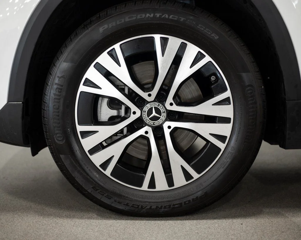 Certified Used 2025  Mercedes-Benz GLA 250 image 4