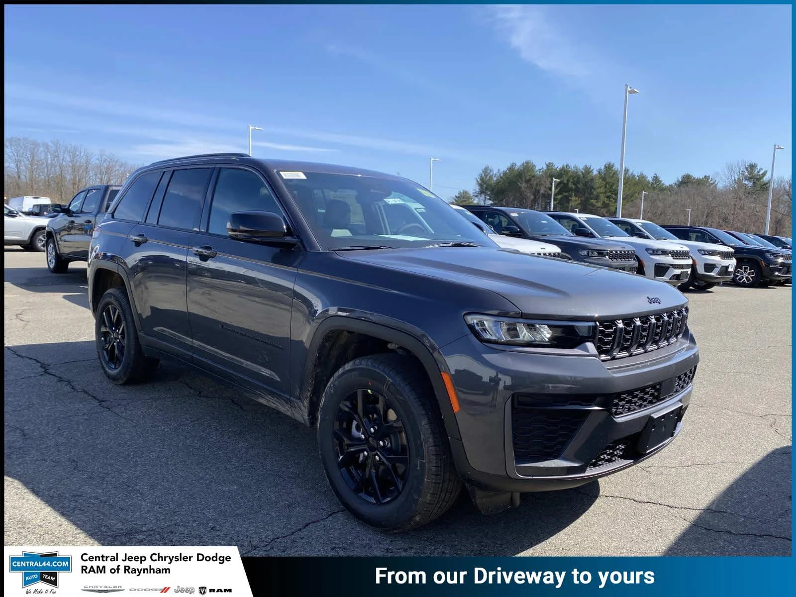 2026 Jeep Grand Cherokee Laredo Altitude