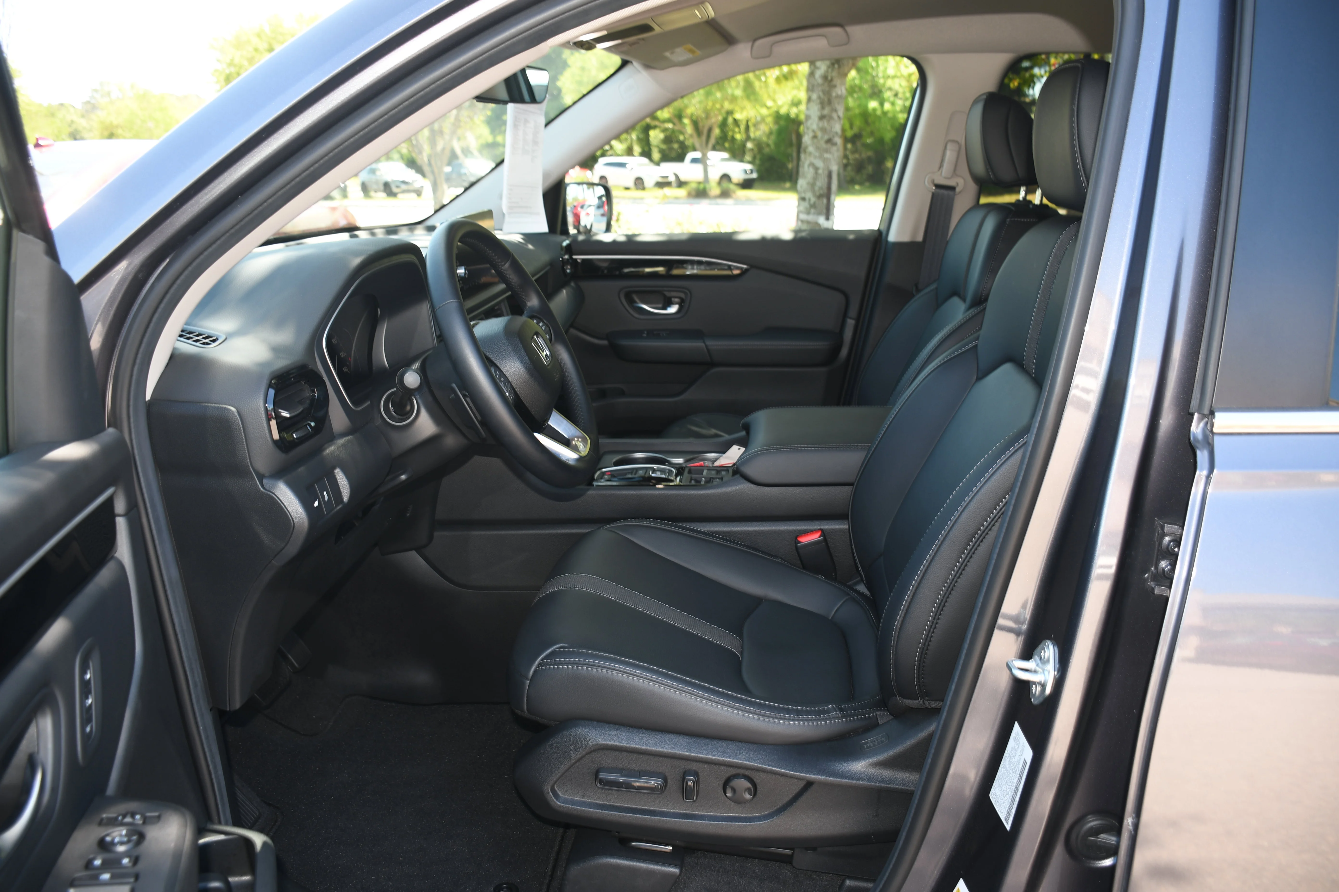 2025 Honda Pilot EX-L - Photo 29
