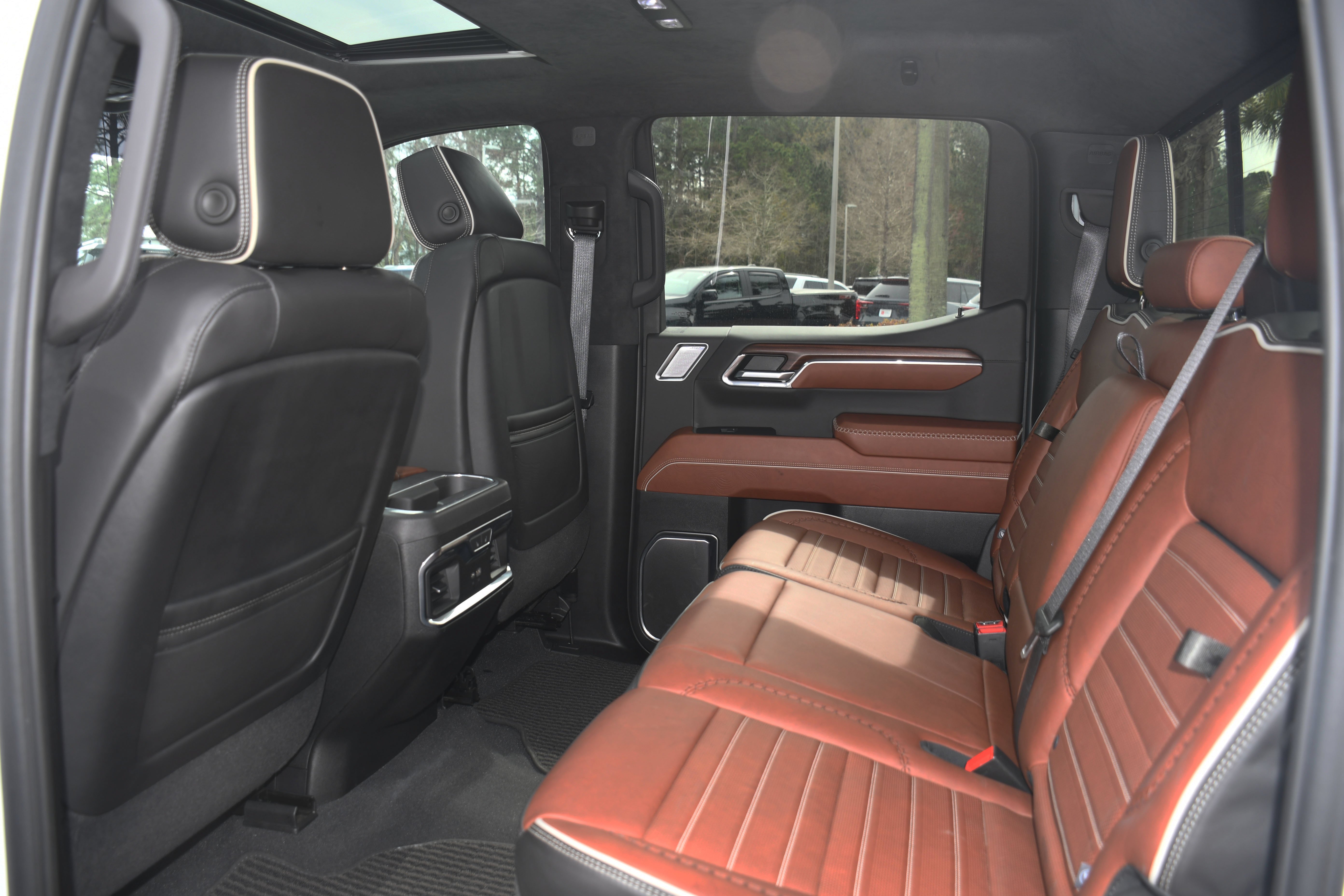 Used 2024 White GMC Denali Ultimate image 17