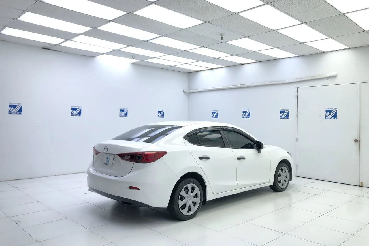 Used 2018 Snowflake White Pearl Mazda Sport image 4