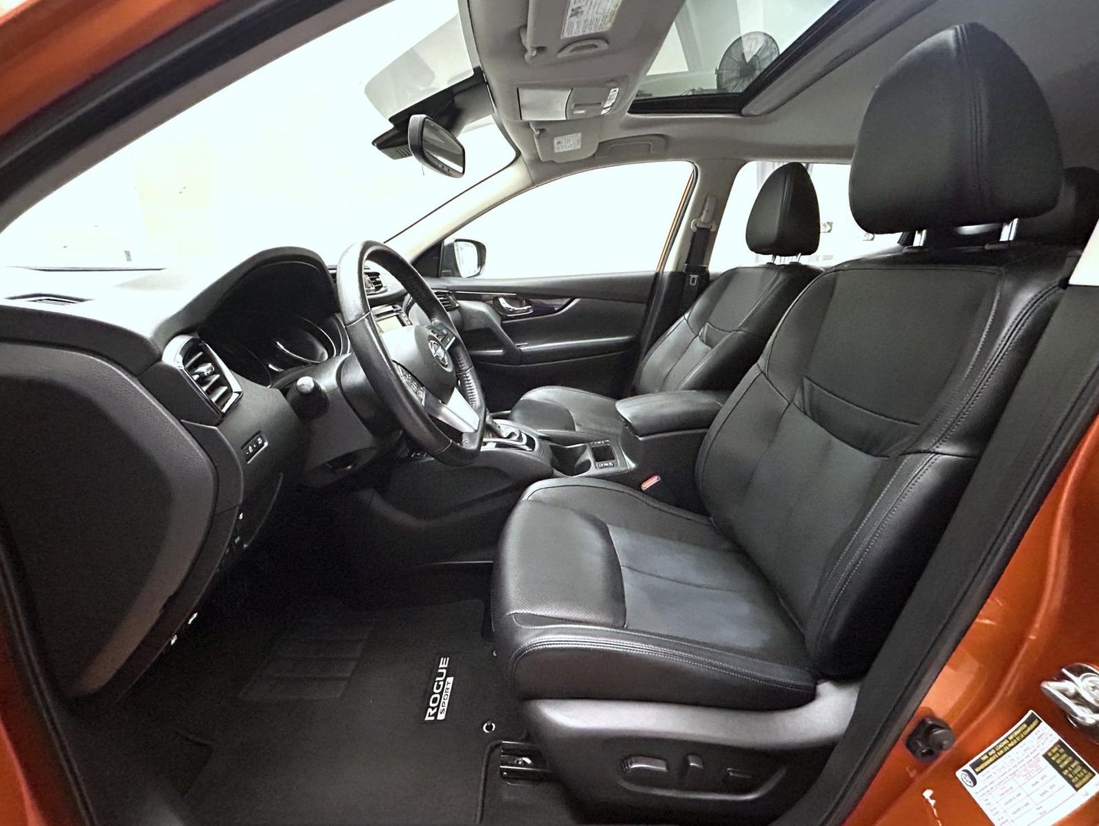 Used 2022 Orange Nissan SL image 10