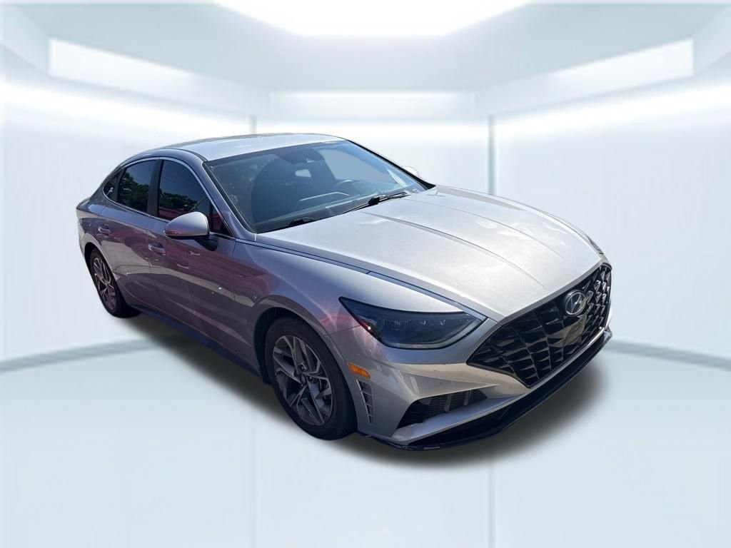 Used 2023 Silver Hyundai SEL image 16