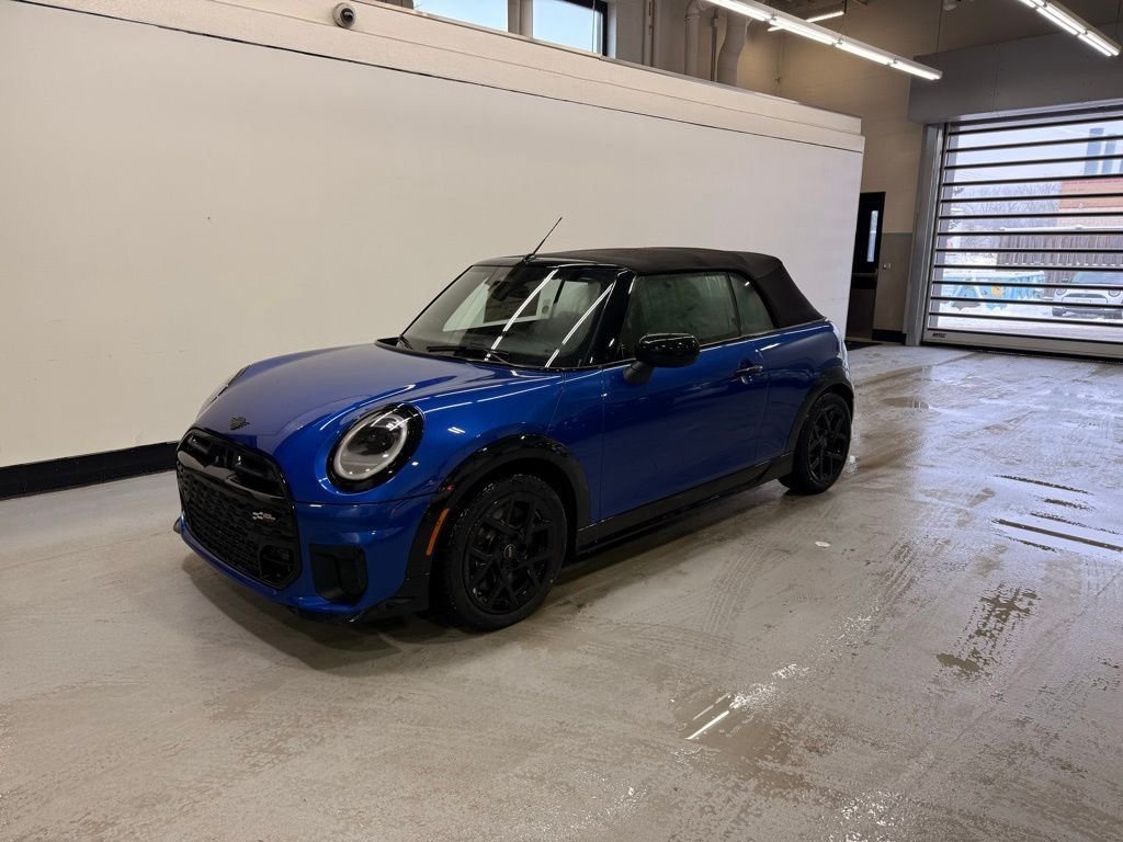 2026 MINI Convertible Cooper S's photo