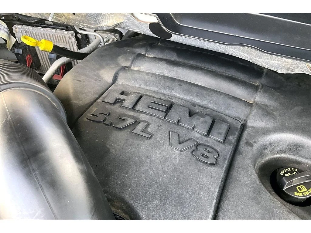 Used 2014  Ram SLT image 29