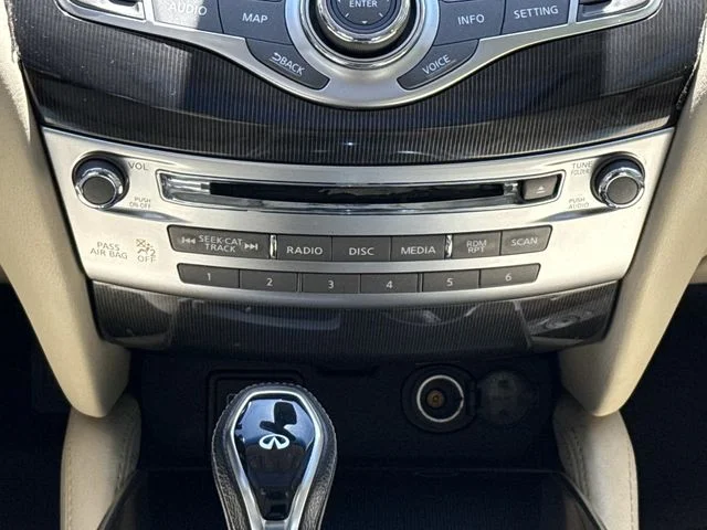 Used 2019 Black INFINITI LUXE image 20