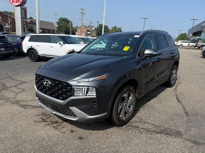 Used 2023 Gray Hyundai SEL image 3