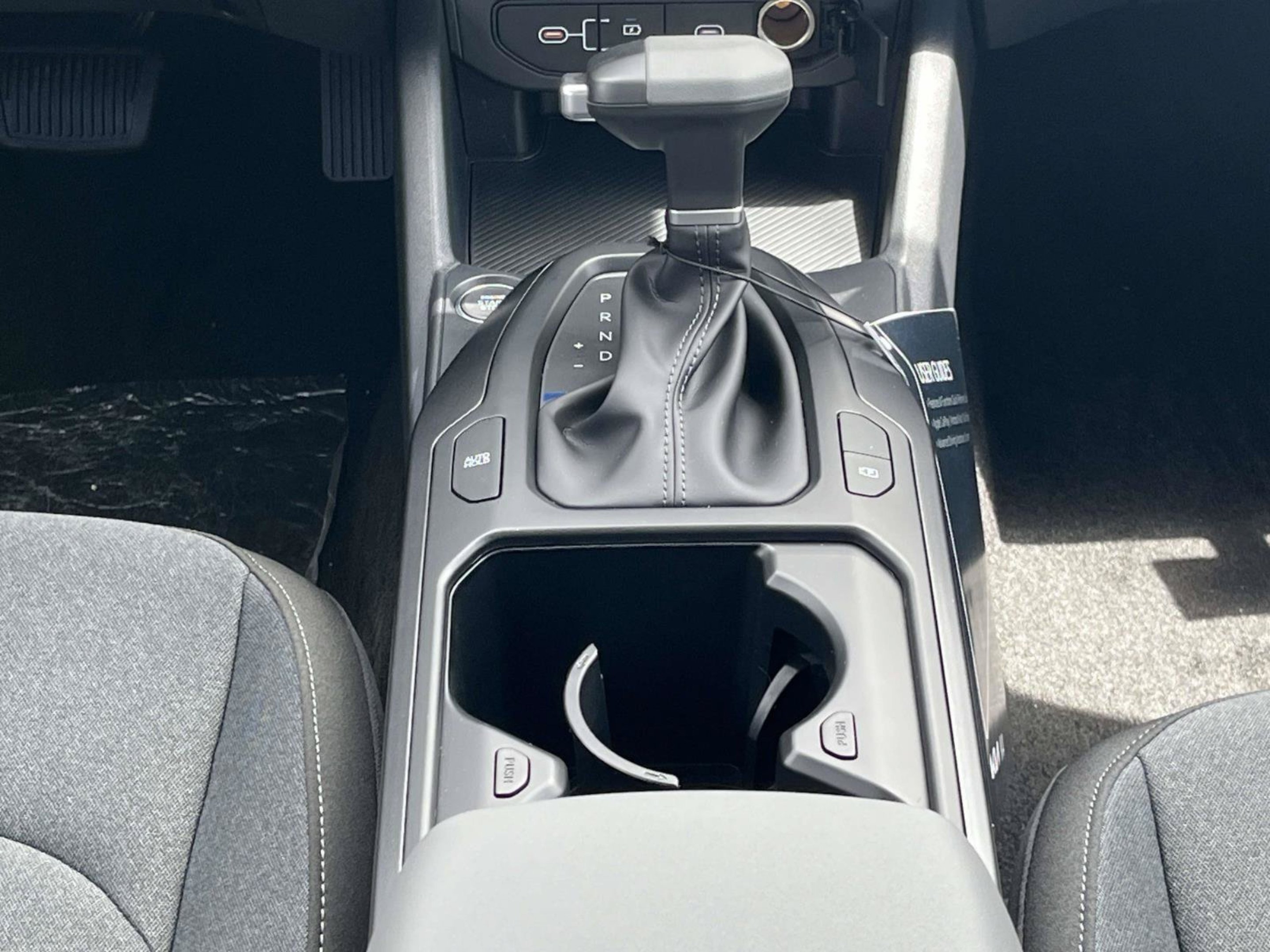 New 2026 Snow White Pearl Kia LXS image 16