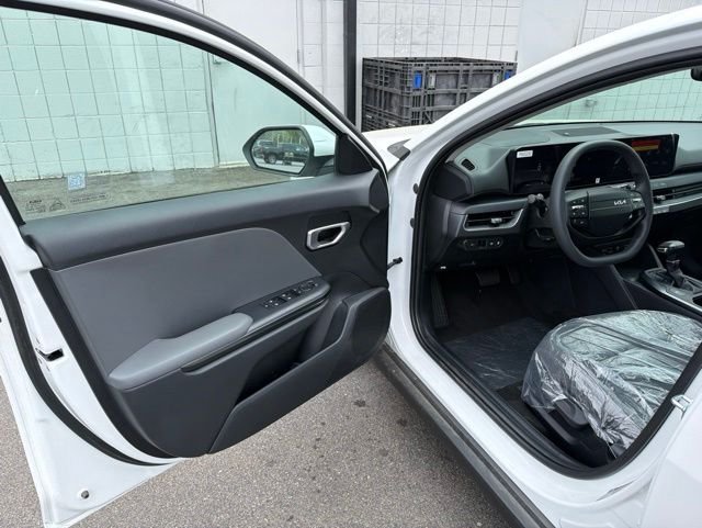New 2026 Snow White Pearl Kia LXS image 10