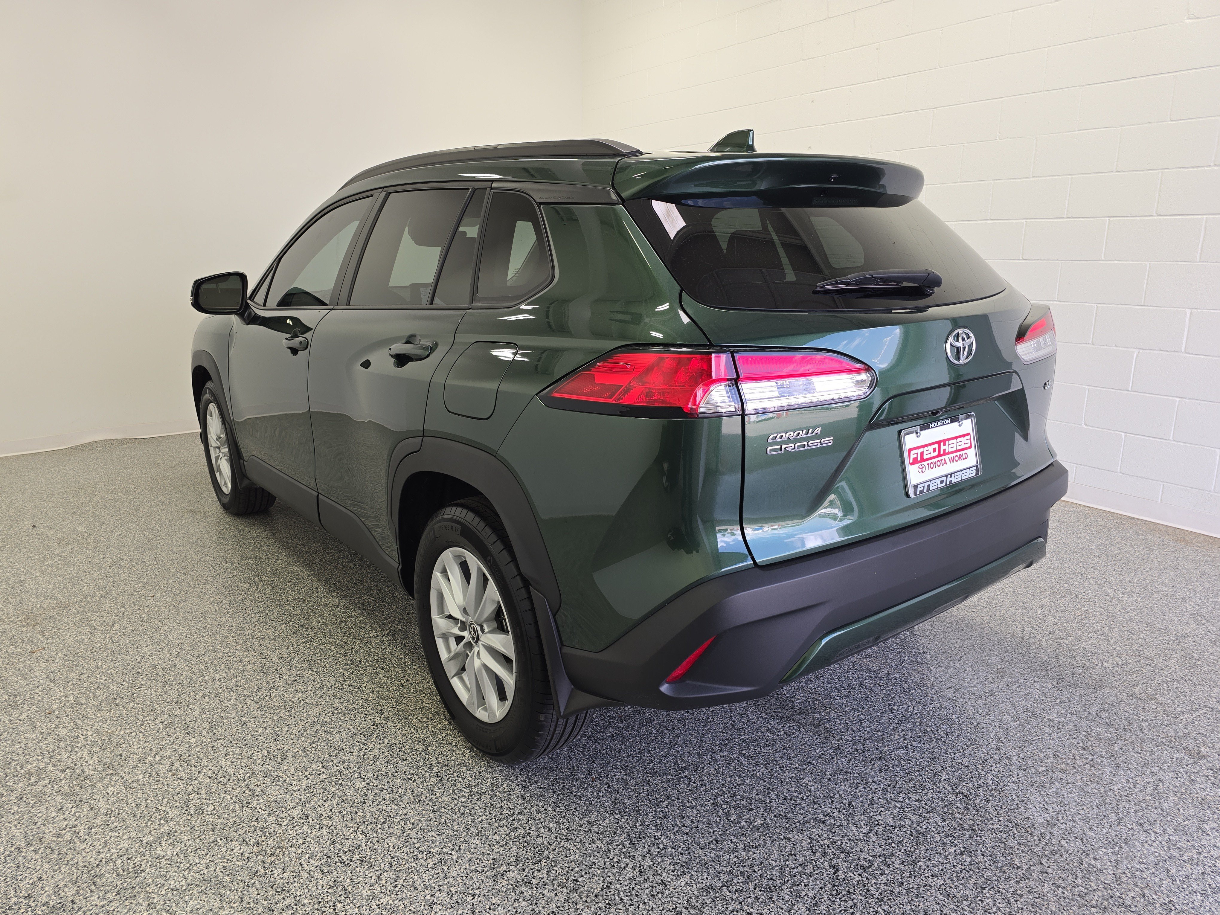 Used 2024 Green Toyota LE image 5