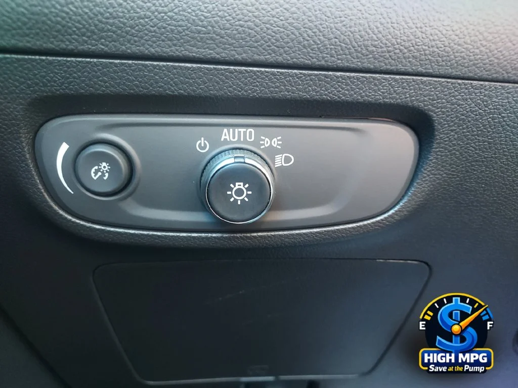 Used 2025 Blue Buick Sport Touring image 9
