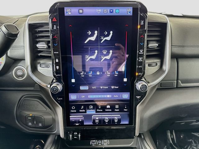 New 2026 Diamond Black Crystal Pearl-Coat Exterior Paint RAM Laramie image 16