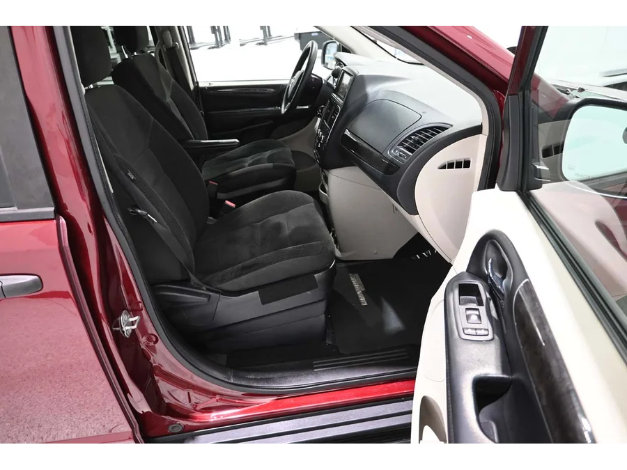 Used 2019 RED Dodge SE Handicap Mobility Van image 15