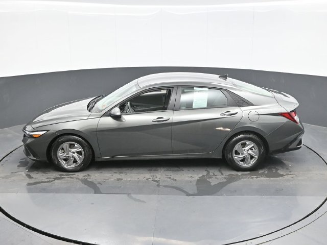 Used 2025 Gray Hyundai SE image 12