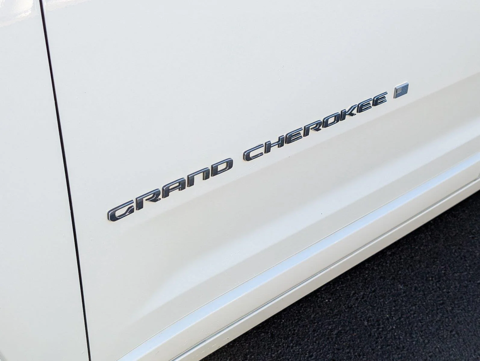 Used 2021 Bright White Clearcoat Jeep Overland image 11
