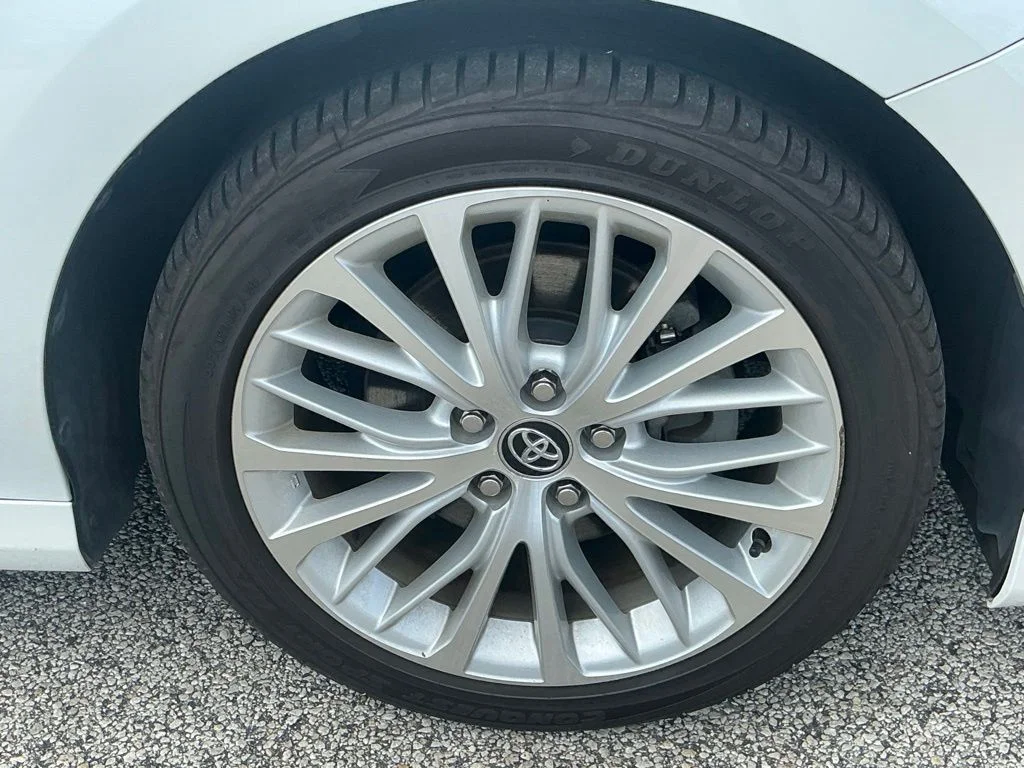Used 2020 Beige Toyota XLE image 19
