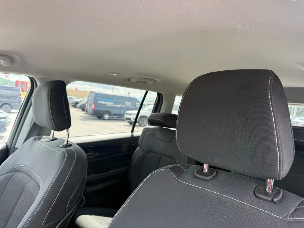 Used 2022 Gray Jeep Laredo image 21