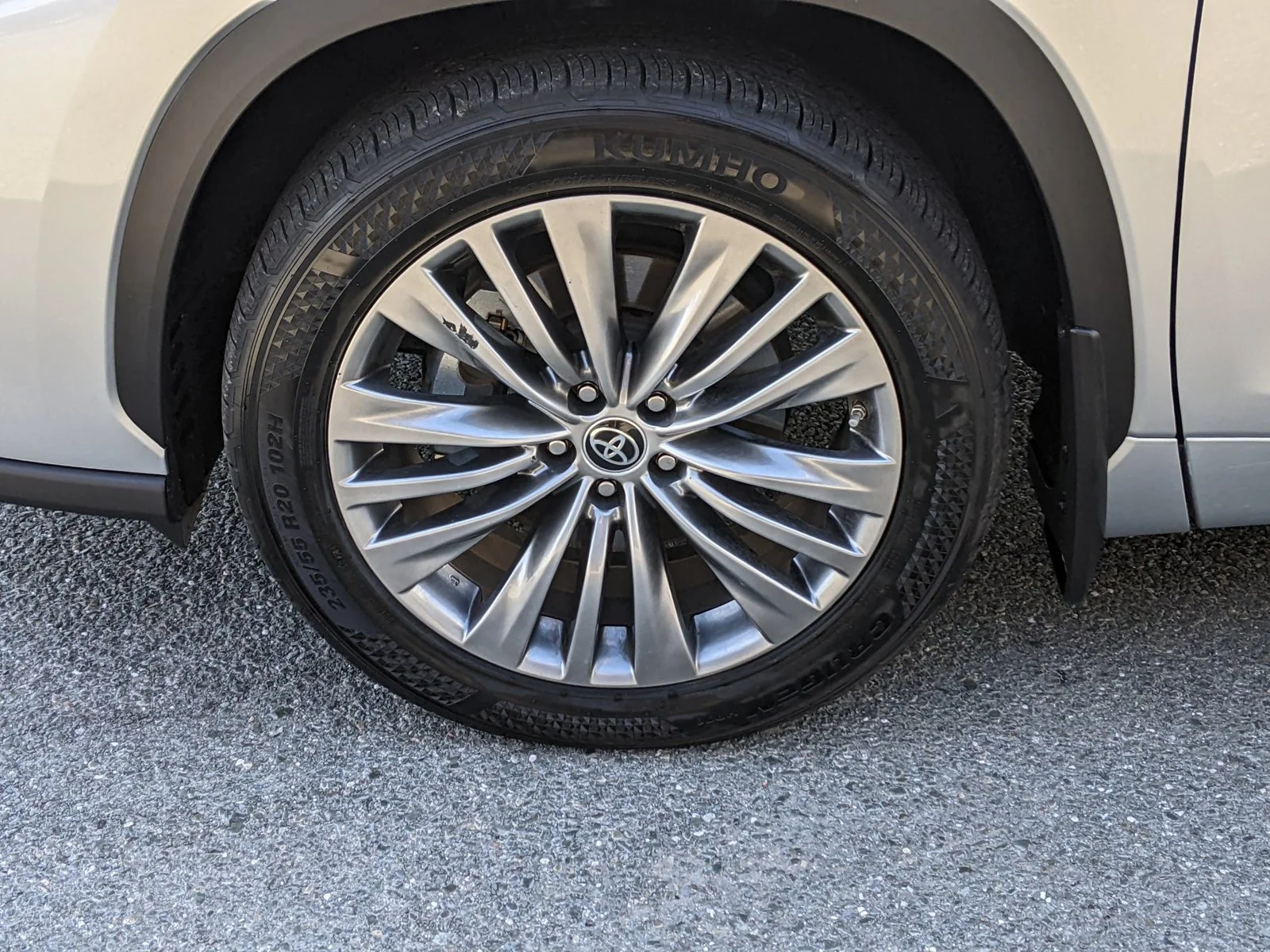 Used 2022 Celestial Silver Metallic Toyota Platinum image 24