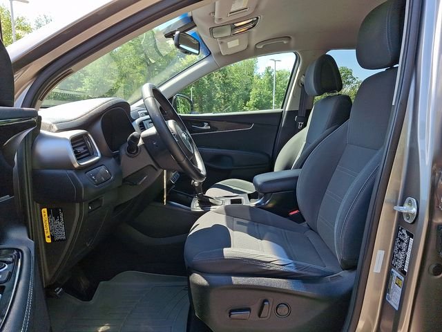 Used 2016 Silver Kia LX image 14