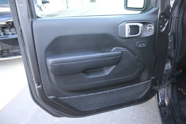 Used 2019 Gray Jeep Unlimited Sport S image 16