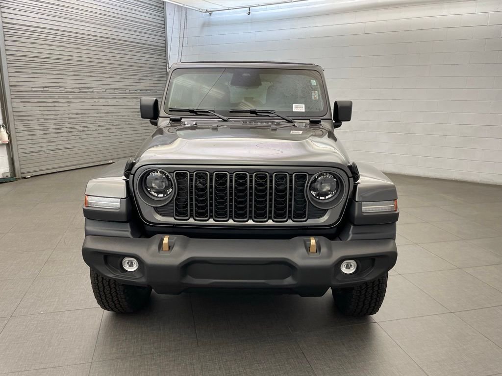 New 2026 Granite Crystal Metallic Clear-Coat Exterior Paint Jeep 85th Anniversary Edition image 6