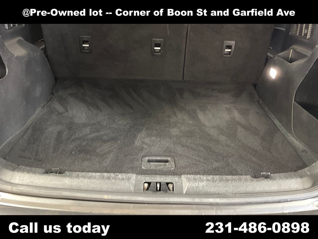 Used 2018 Gray Ford SEL image 27