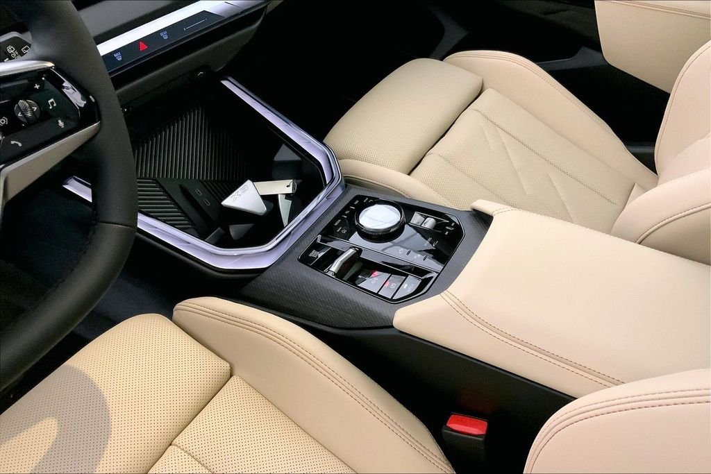 Used 2026 Mineral White Metallic BMW  image 6