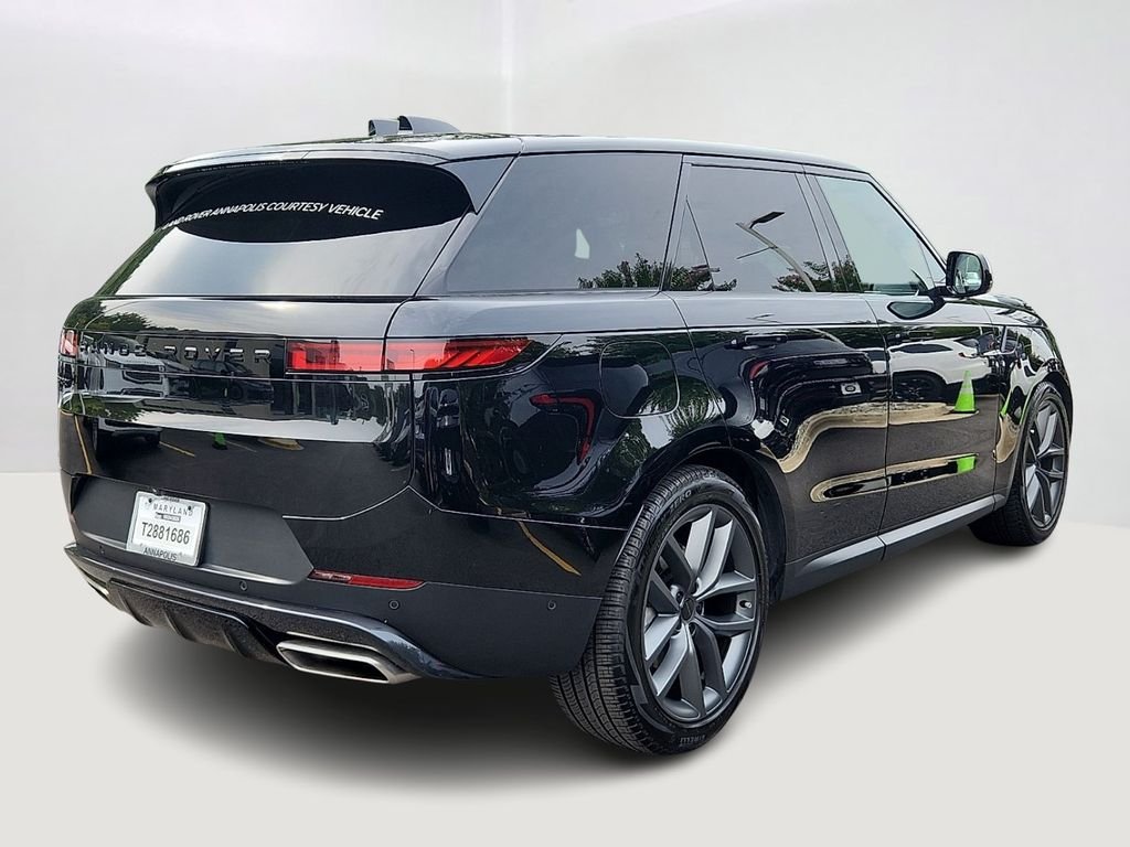 Used 2026 Santorini Black Metallic Land Rover SE image 4